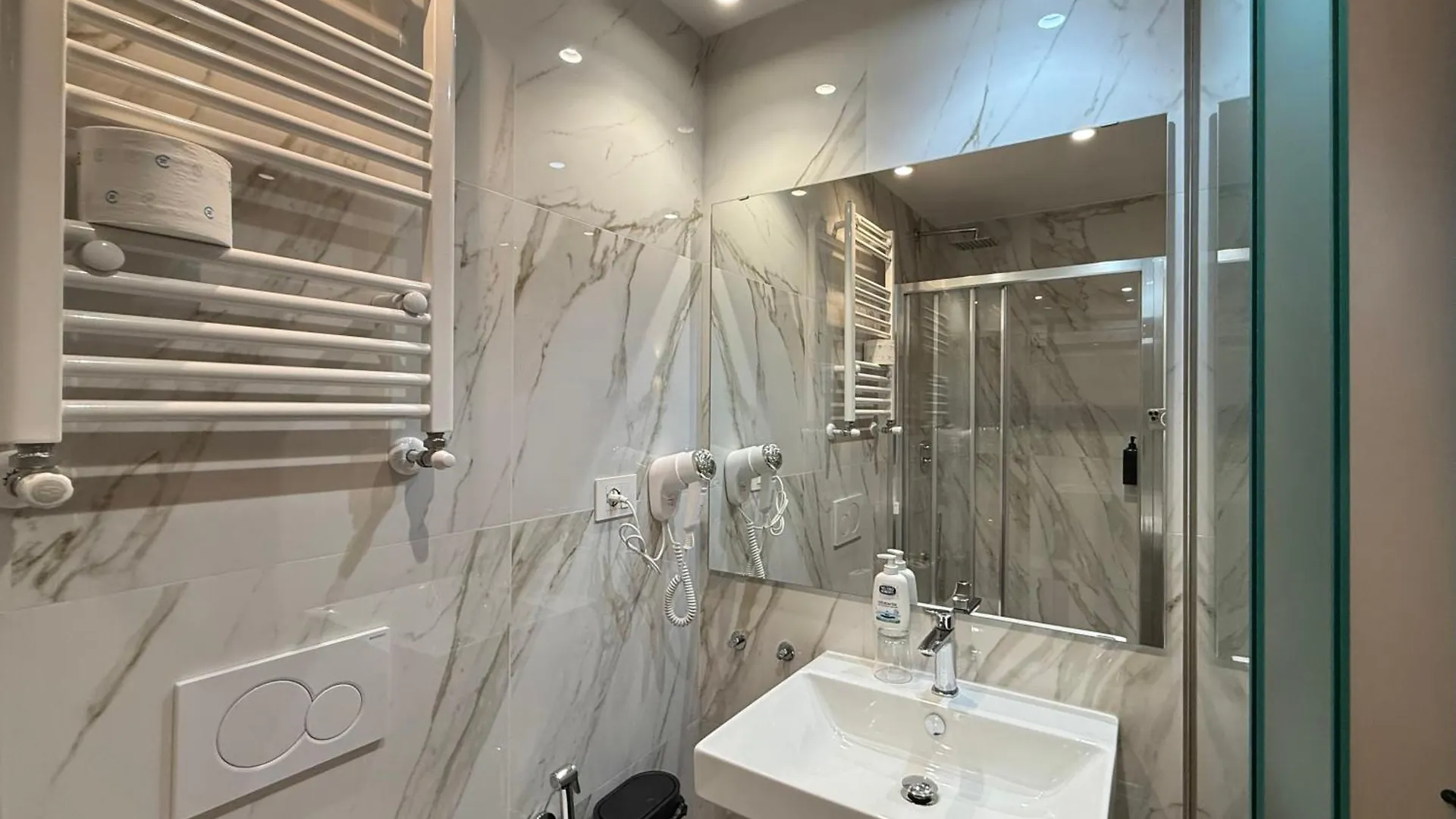 Room Roma Nazionale