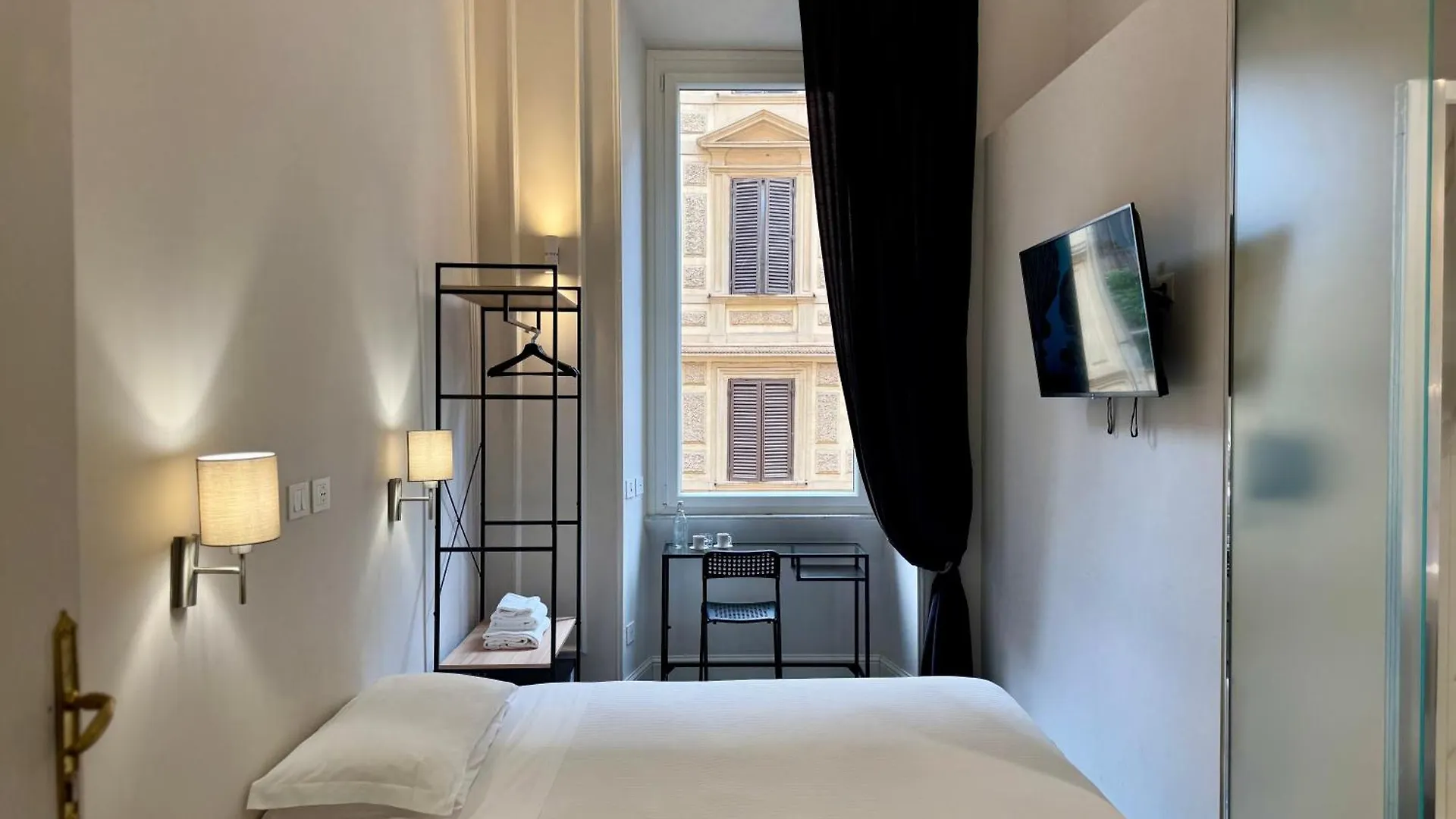 Room Roma Nazionale Řím