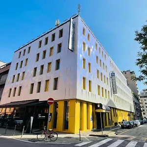 Western Madison 4*, Milano İtalya