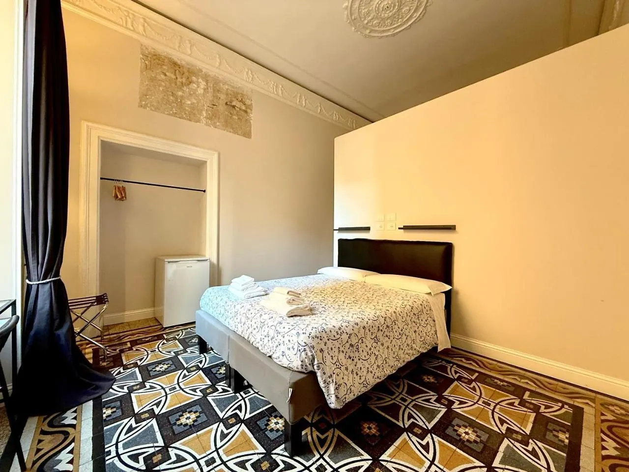 Room Roma Nazionale 0*,  Italia