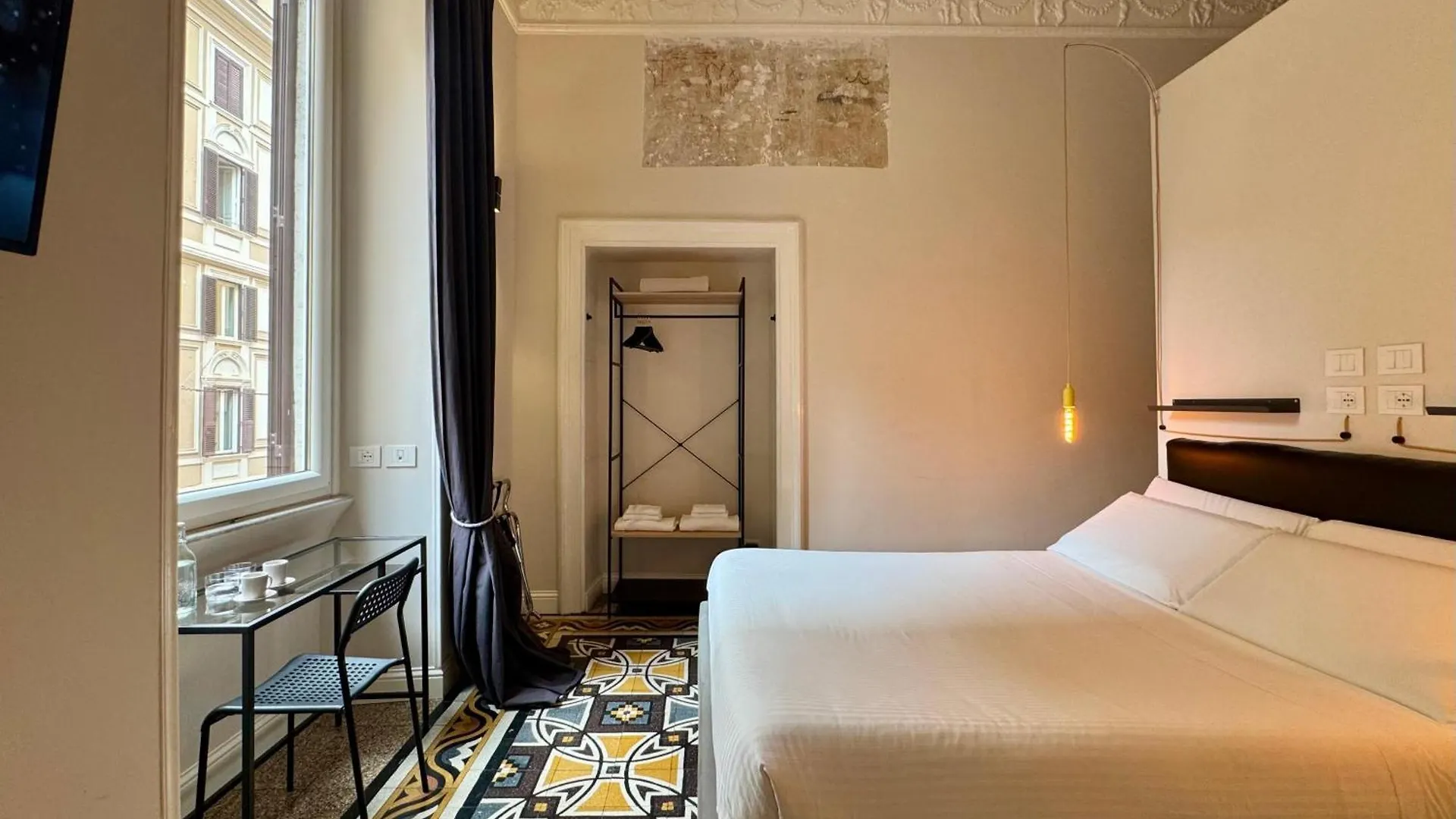 Room Roma Nazionale Konukevi