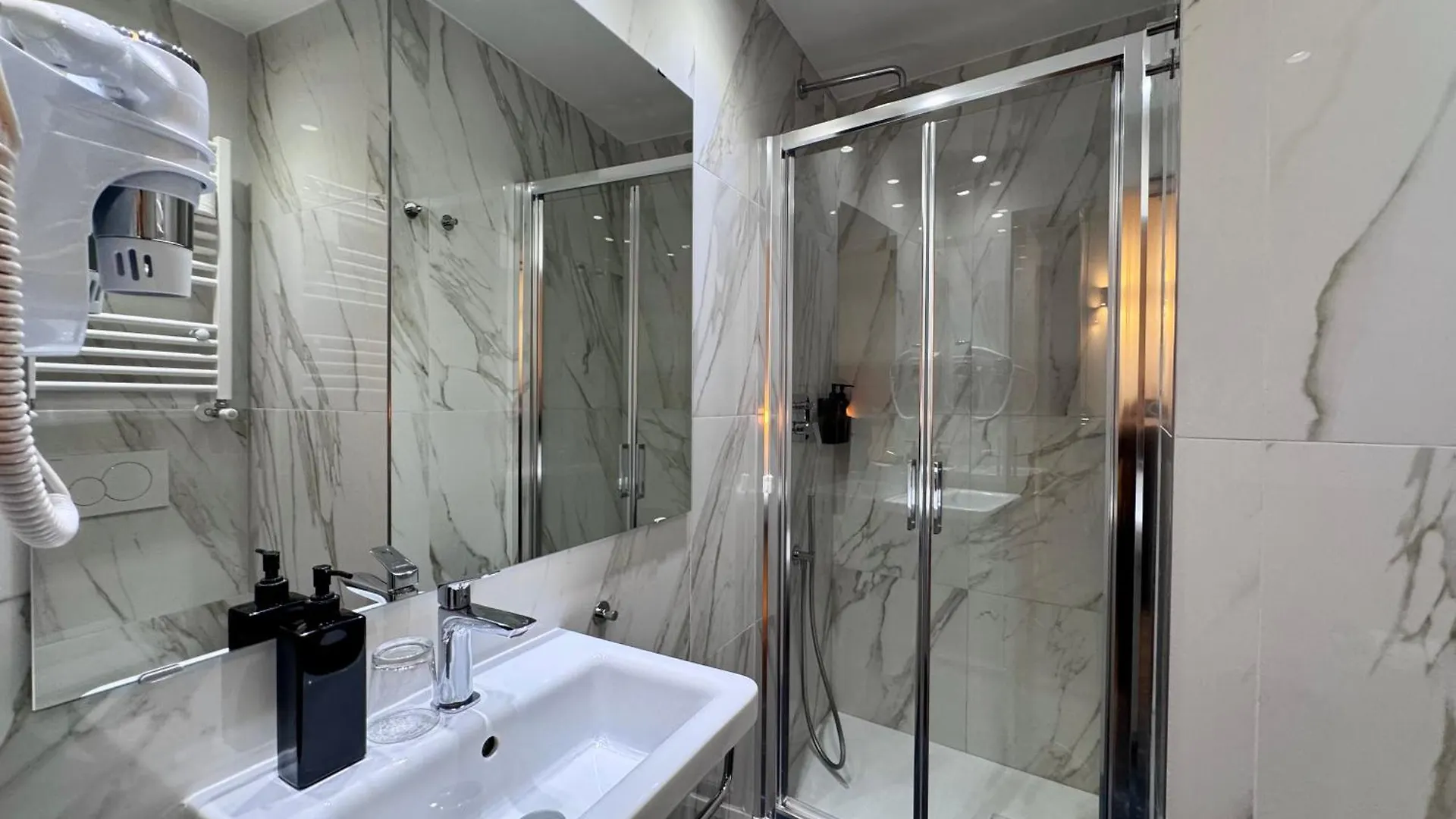 Πανσιόν Room Roma Nazionale